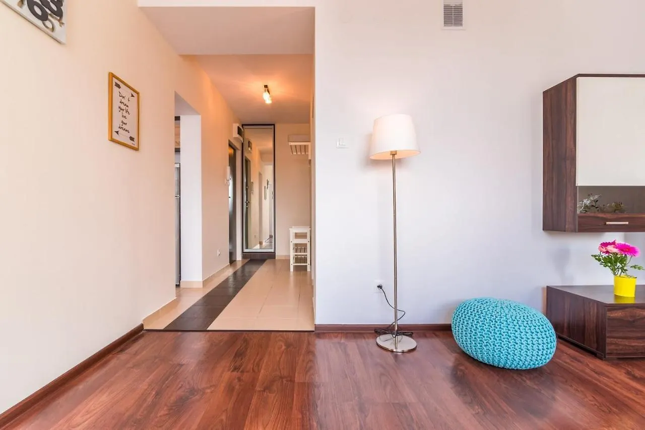 Rent Like Home - Danilowiczowska 9 Warsaw 0*,