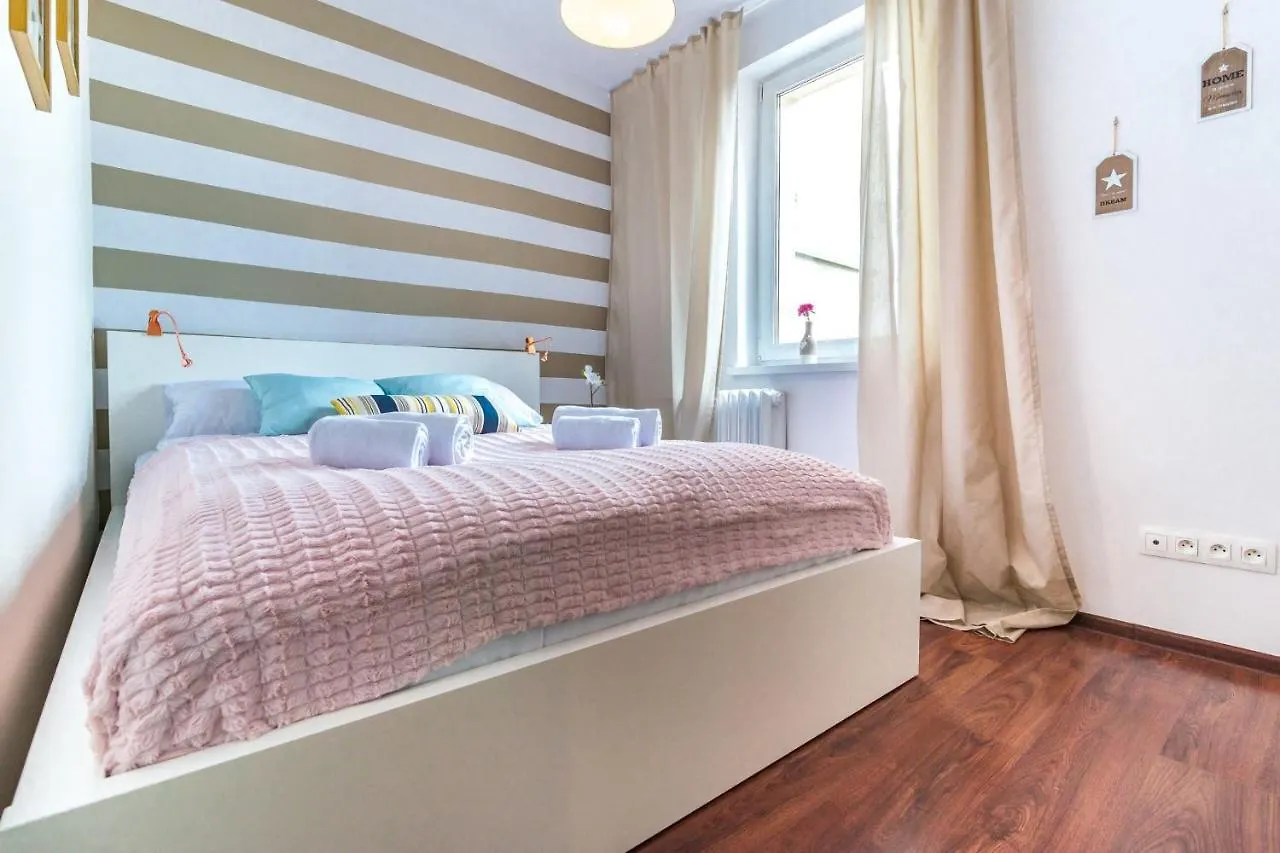 Rent Like Home - Danilowiczowska 9 Warsaw 0*,